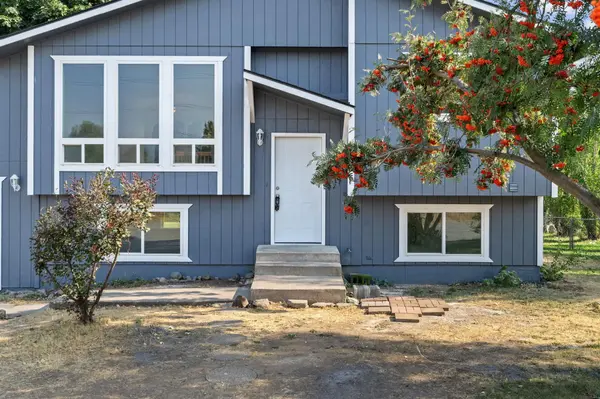 20710 E Gilbert Rd, Otis Orchards, WA 99027