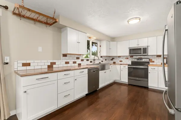 612 E Roundtable Cir, Spokane, WA 99218
