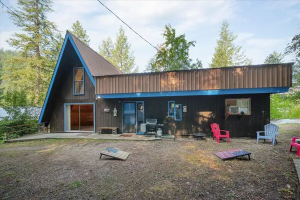 3959 Bayside Way, Loon Lake, WA 99148