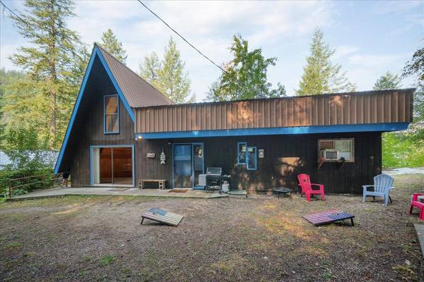 3959 Bayside Way, Loon Lake, WA 99148