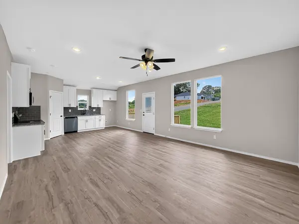 815 Shorthorn Lane, Marshfield, MO 65706