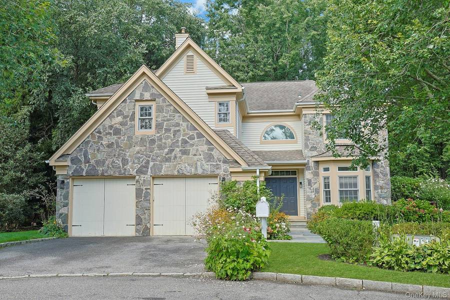 12 Westhaven LN, White Plains, NY 10605