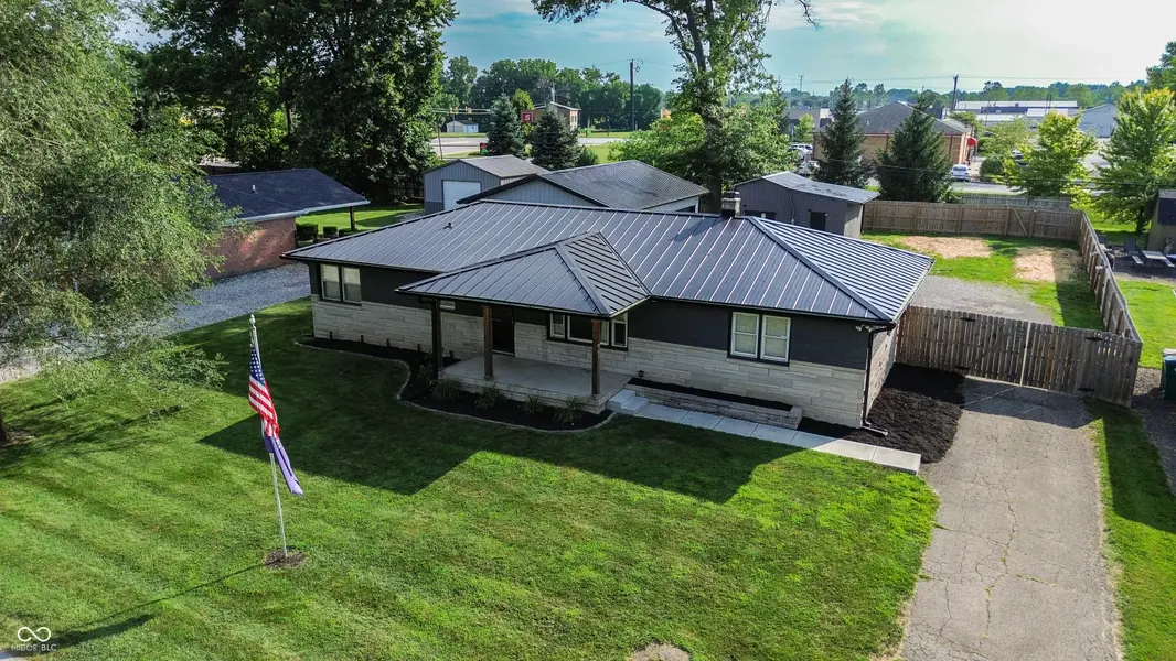 1 Wedding LN, Plainfield, IN 46168