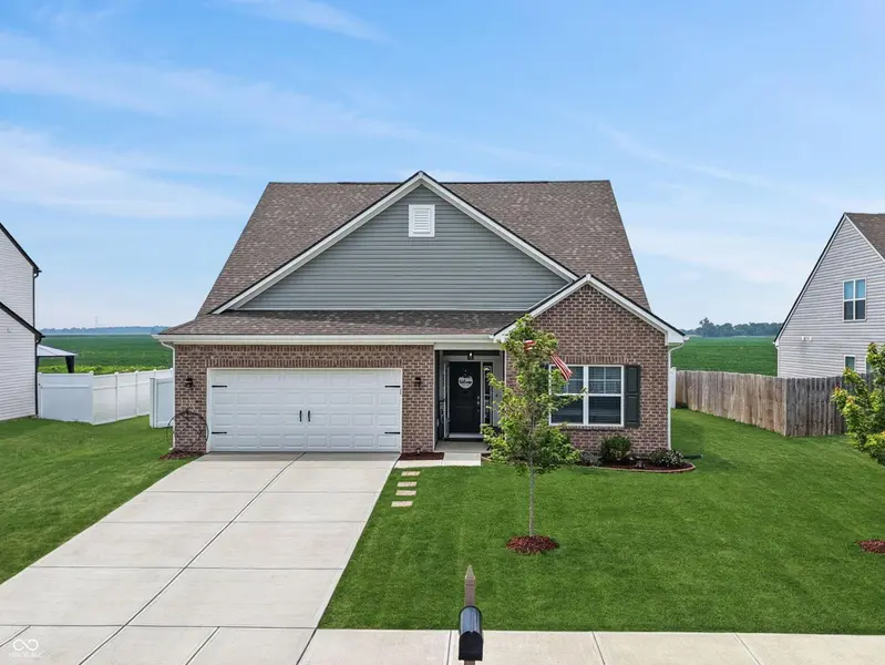 952 Borealis DR, Franklin, IN 46131