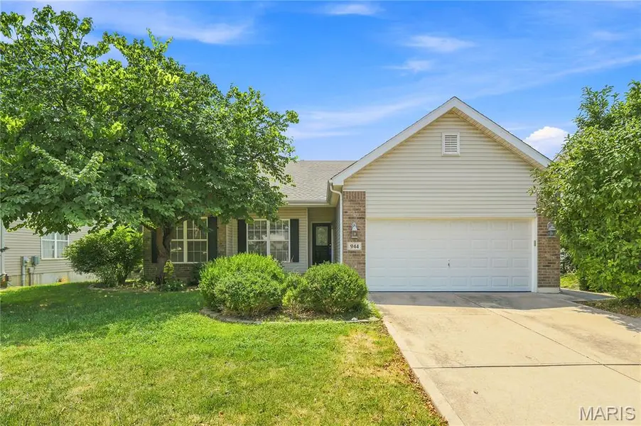 944 Daffodil Ridge DR, O'fallon, MO 63366