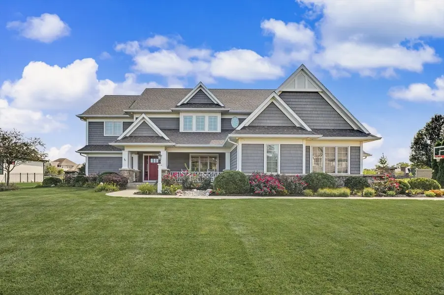 1706 Mullikin DR, Champaign, IL 61822