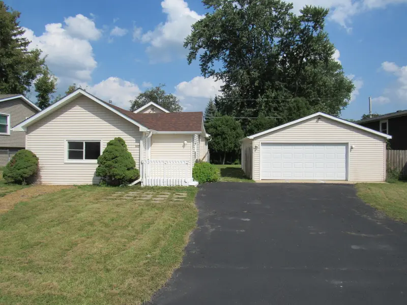 1613 Juneway TER, Round Lake Beach, IL 60073