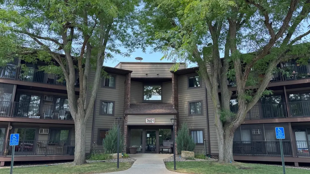 7601 W 101st ST #114, Bloomington, MN 55438