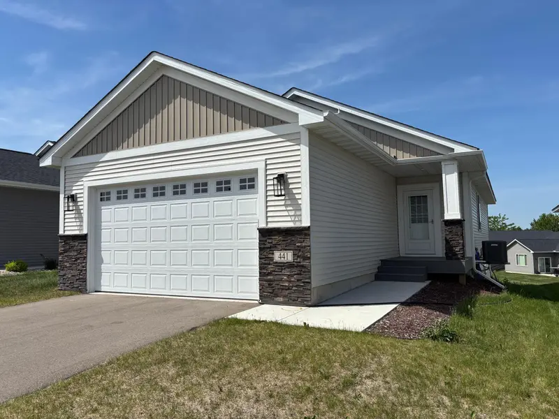441 Grant AVE SE, Hutchinson, MN 55350