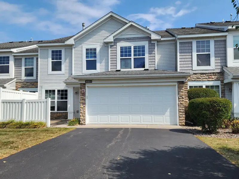 5010 149th ST N #4, Hugo, MN 55038