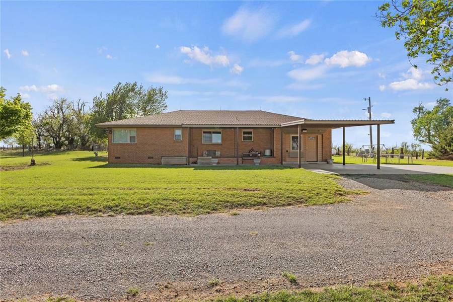 8020 County Road 1110, Lookeba, OK 73053