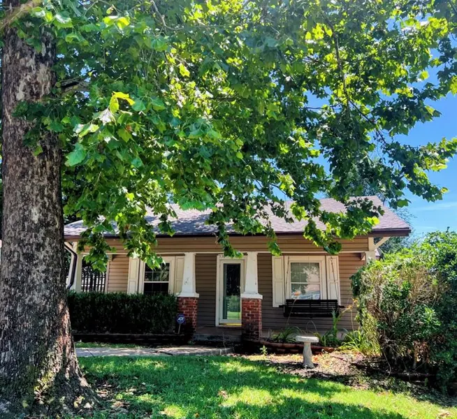930 Maple ST, Yukon, OK 73099