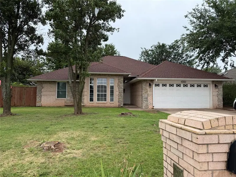 2732 SE 90Th ST, Moore, OK 73160
