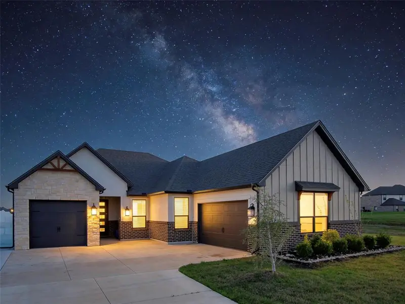 2261 Jackson LN, Blanchard, OK 73010