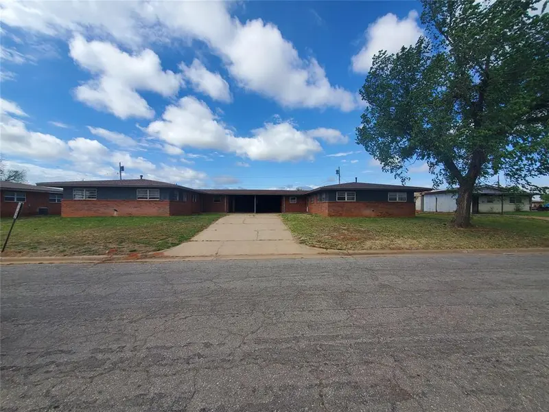 407 Iroquois TRL, Burns Flat, OK 73624