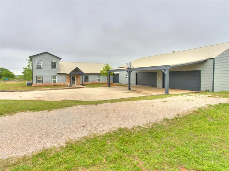 202 S Pottawatomie RD, Harrah, OK 73045