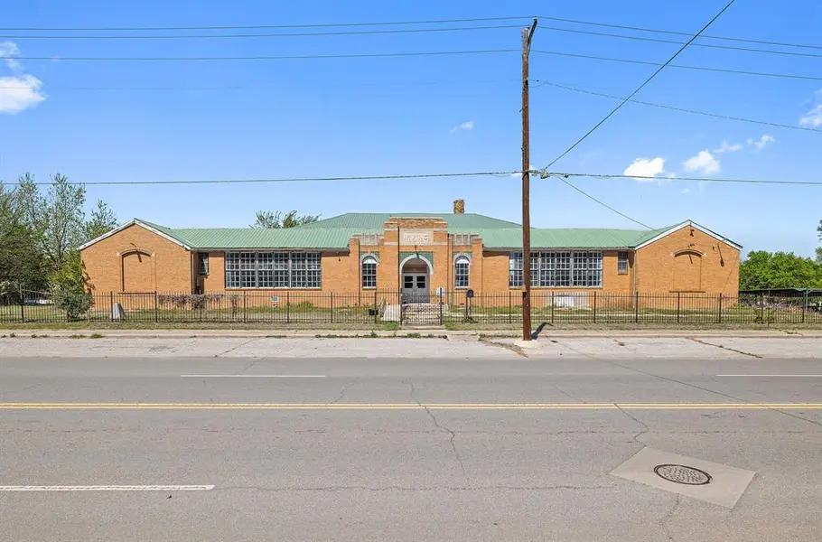 100 E Foreman ST, El Reno, OK 73036