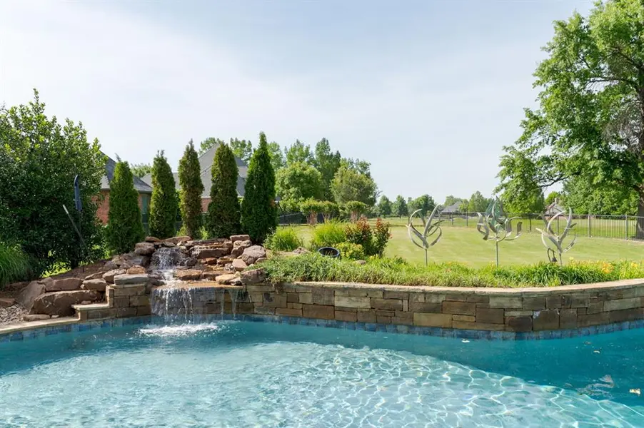 400 Oak Summit RD, Edmond, OK 73025