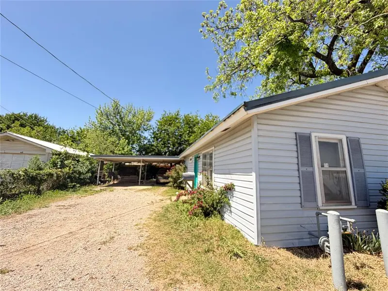 416 S Hill ST, Hobart, OK 73651