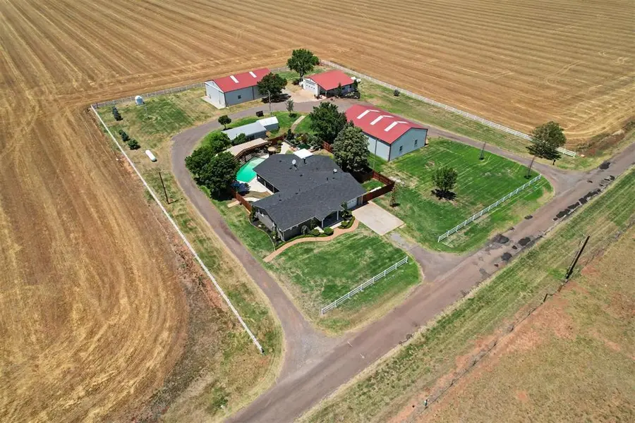 15785 N 1700 RD, Hollis, OK 73550