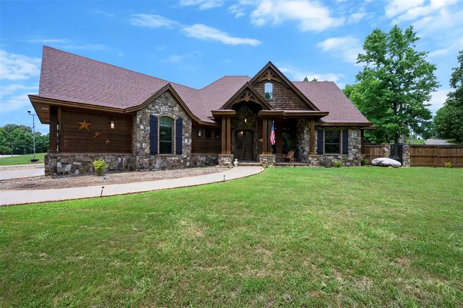 100 Woodbridge CV, Broken Bow, OK 74728