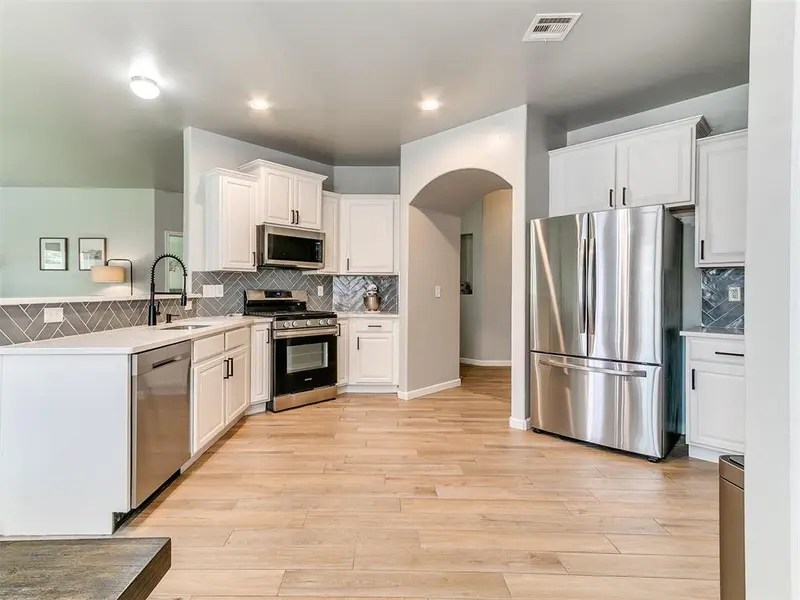 11233 NW 97th ST, Yukon, OK 73099