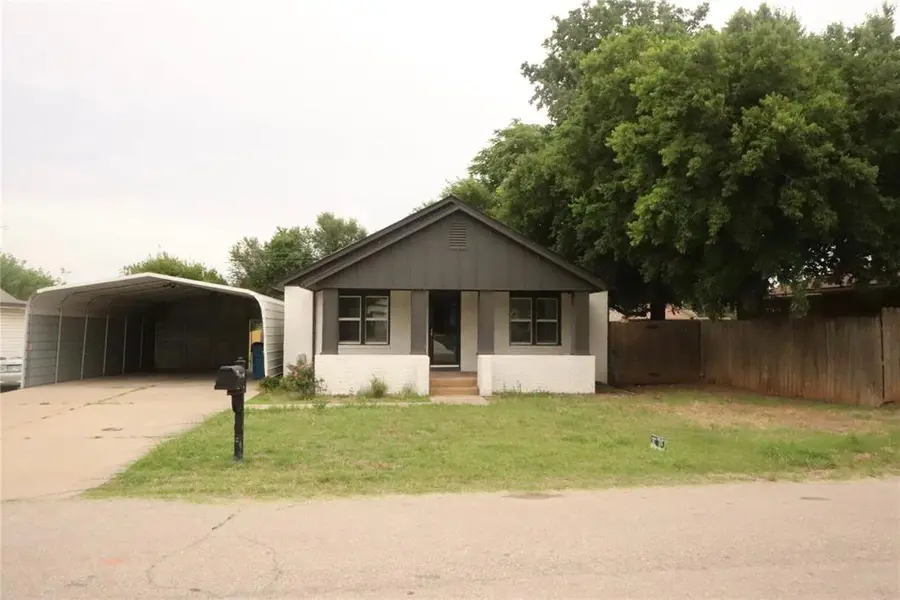203 W Pine ST, Tuttle, OK 73089