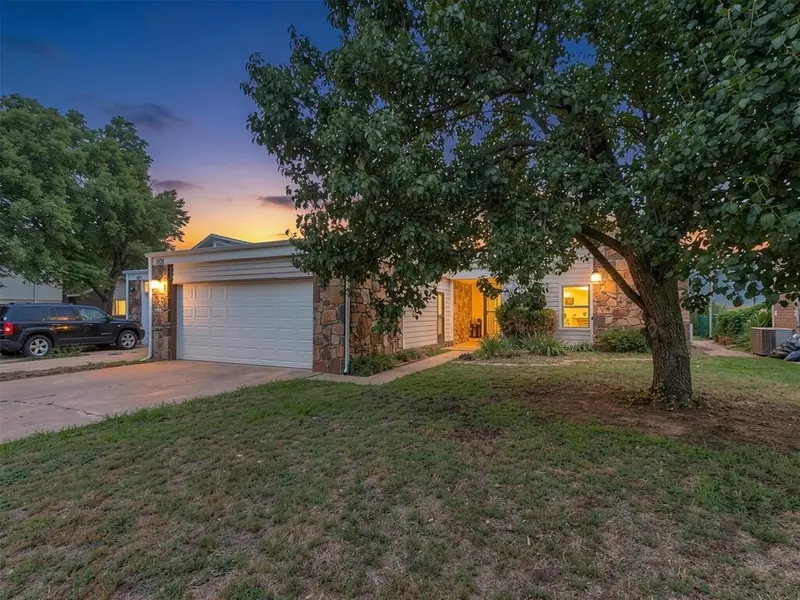 501 SE 34th ST, Moore, OK 73160