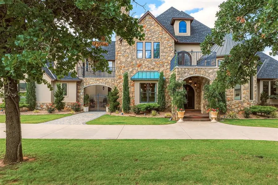 2808 Perth DR, Edmond, OK 73013