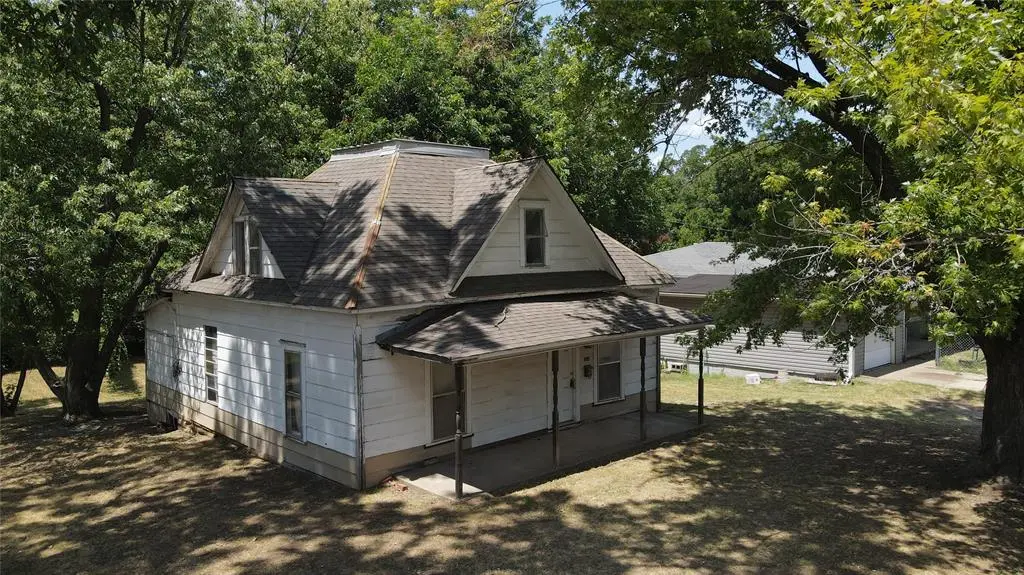 324 N Cleveland AVE, Shawnee, OK 74801