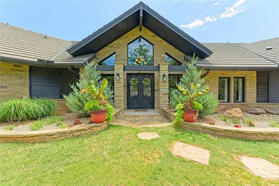 1051 Rockland RDG, Norman, OK 73026