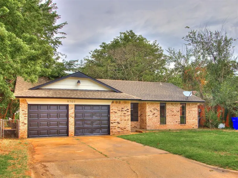 9707 NE 2nd PL, Midwest City, OK 73130