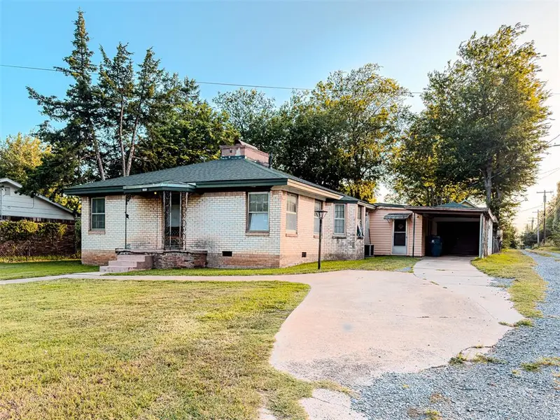 622 S 14th ST, Chickasha, OK 73018