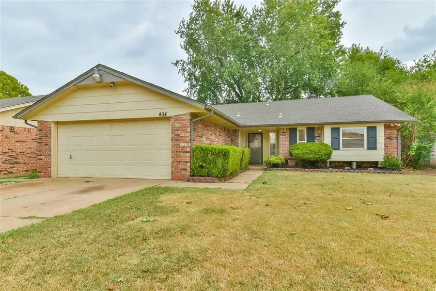 404 S Bouziden DR, Moore, OK 73160