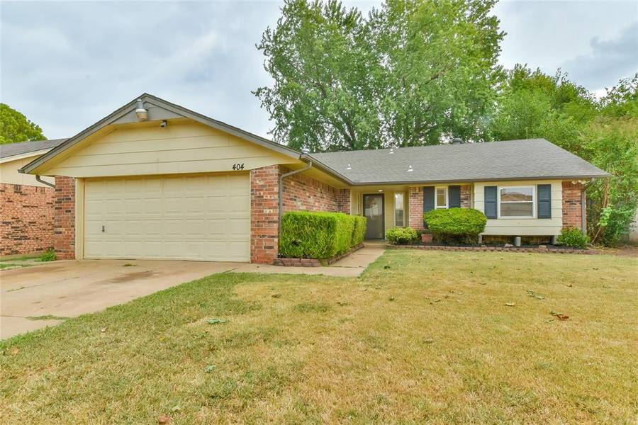 404 S Bouziden DR, Moore, OK 73160