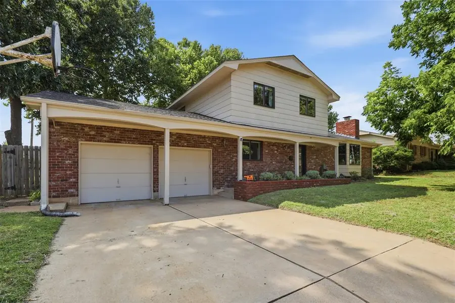 1124 N Lincoln ST, Stillwater, OK 74075