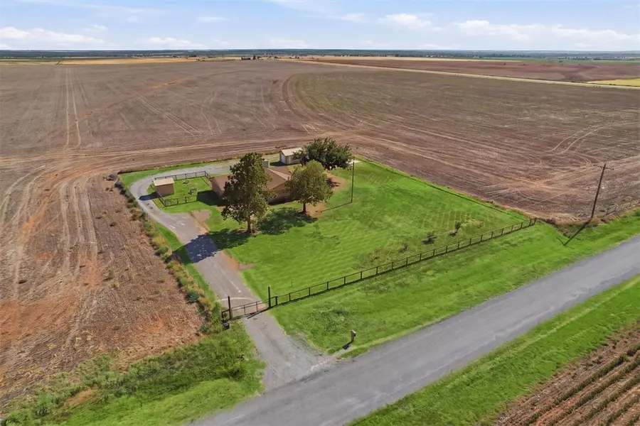 20372 E County Road 175 RD, Elmer, OK 73539