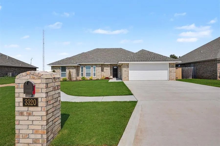 3320 Continental CT, Altus, OK 73521