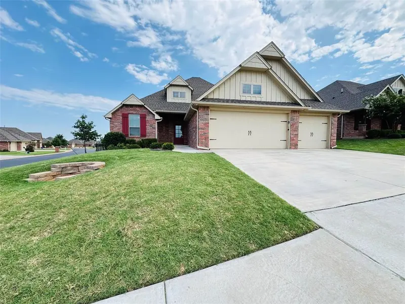 633 Texoma DR, Edmond, OK 73025