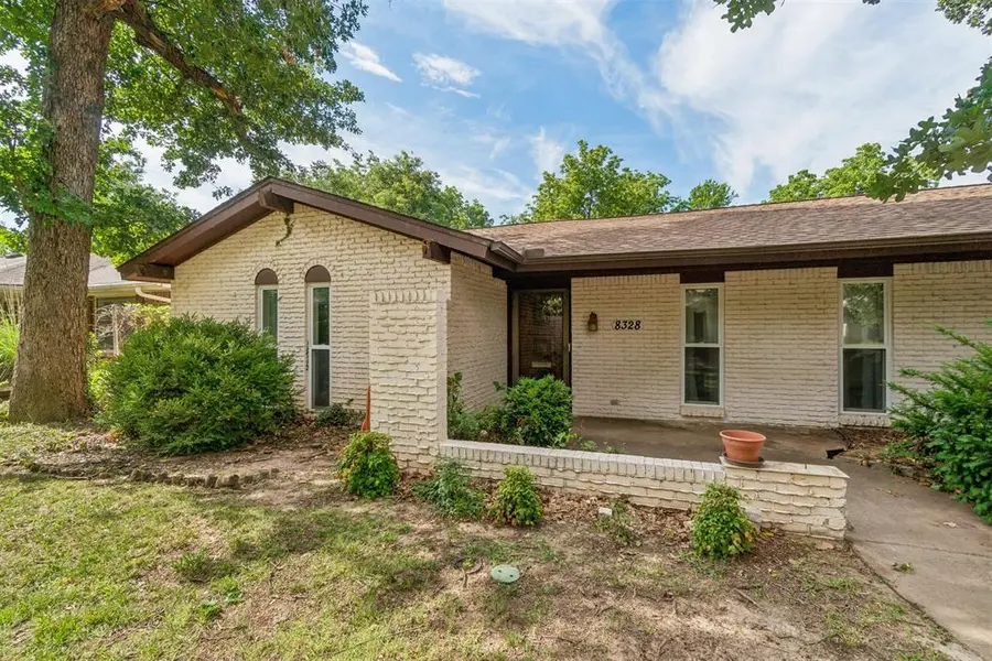 8328 NW 25th ST, Bethany, OK 73008