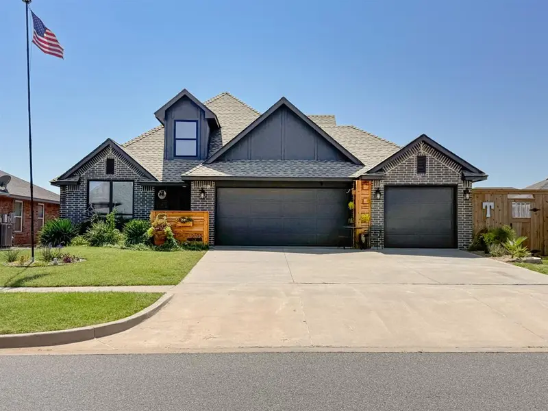 2332 Snapper LN, Oklahoma City, OK 73130