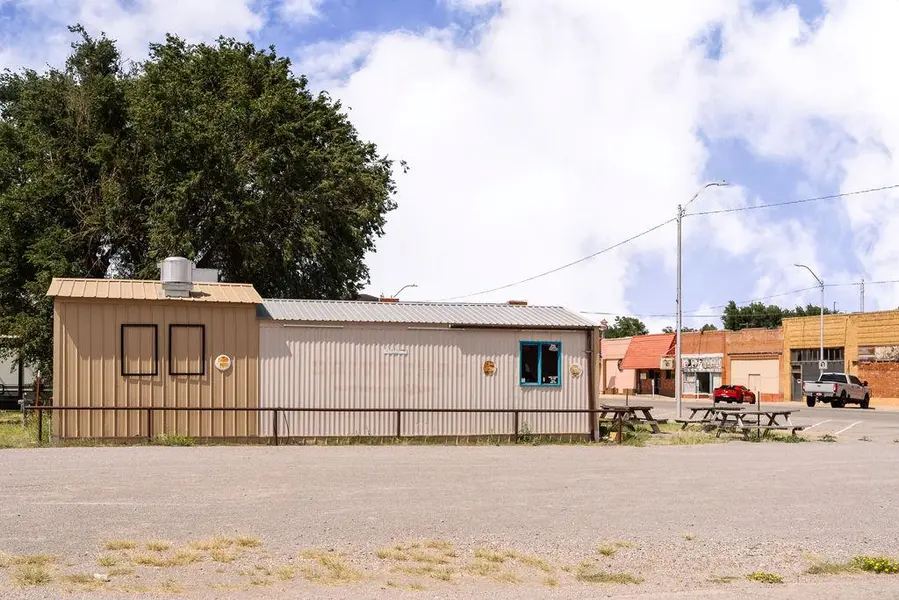 223 S Sheb Wooley AVE, Erick, OK 73645