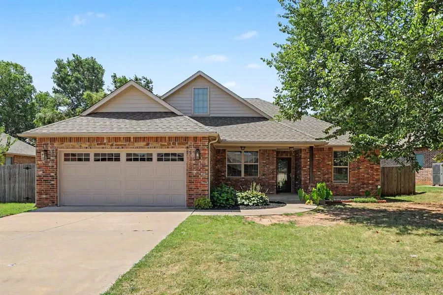 1022 Fox Run LN, Blanchard, OK 73010