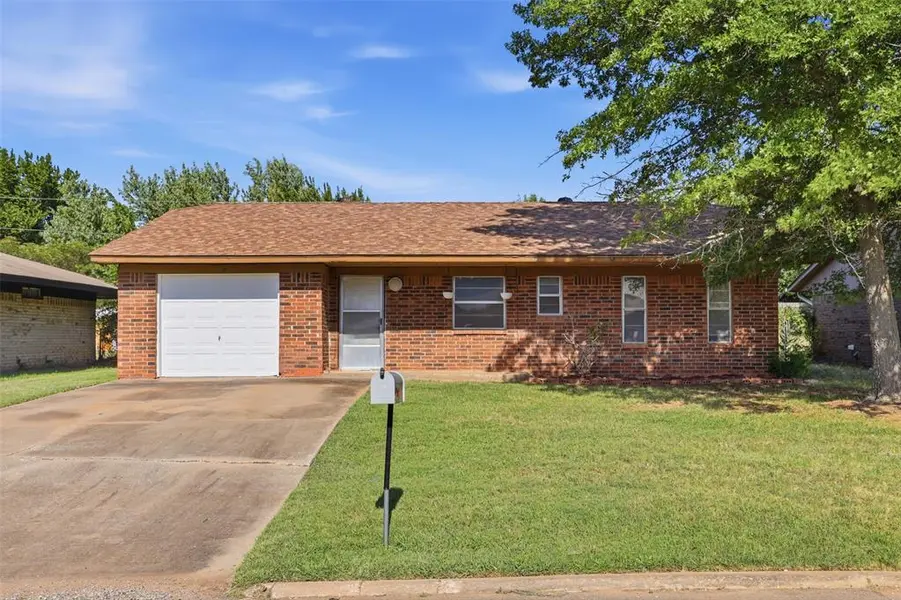 1623 Hardwood Grove ST, Tecumseh, OK 74873