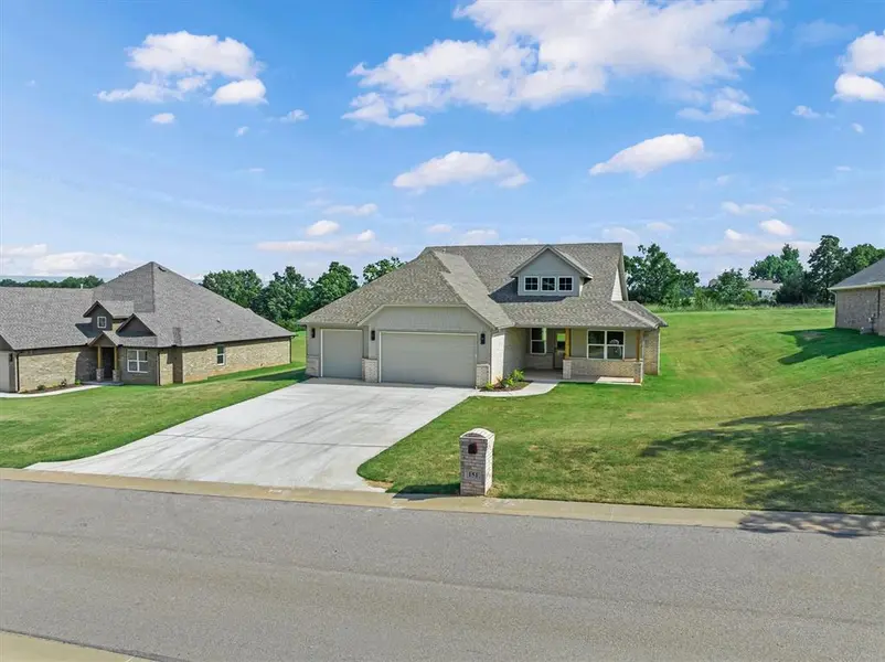 151 Canyon Creek LN, Guthrie, OK 73044