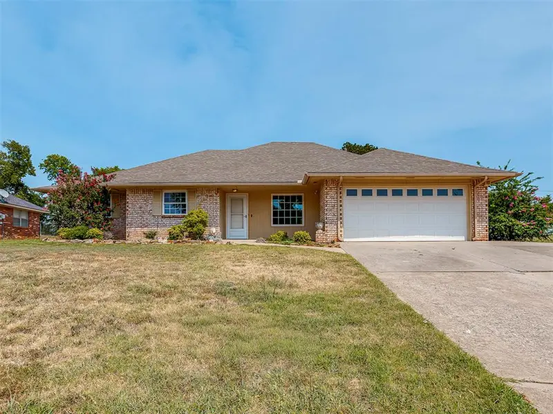 1520 Winding Creek RD, Moore, OK 73160