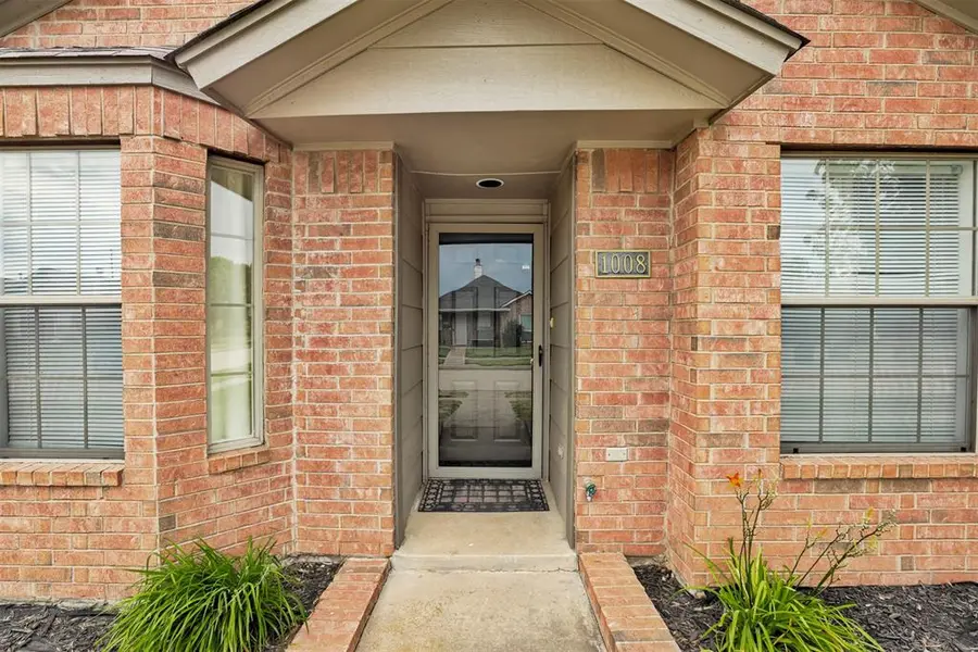 1008 SW 23rd ST, Moore, OK 73170
