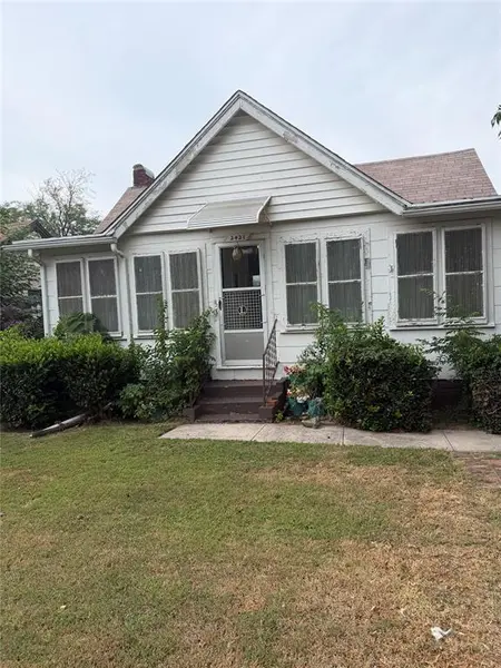 2421 SW 27th ST, Oklahoma City, OK 73108