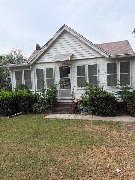 2421 SW 27th ST, Oklahoma City, OK 73108