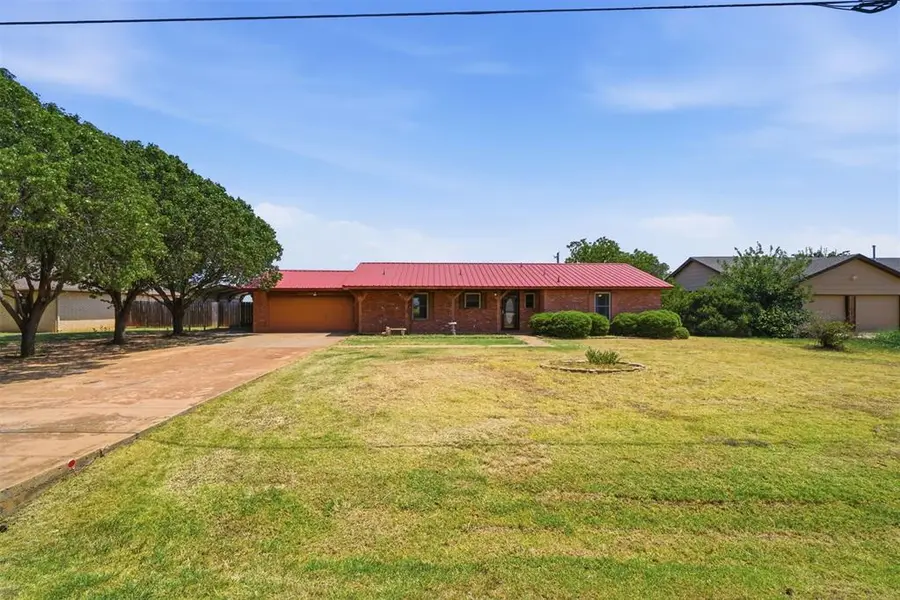 3300 N Park LN, Altus, OK 73521